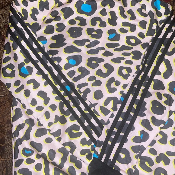 BRAND NEW ADIDAS JUNIORS MEDIUM GIRLS/WOMEN - Picture 5 of 9